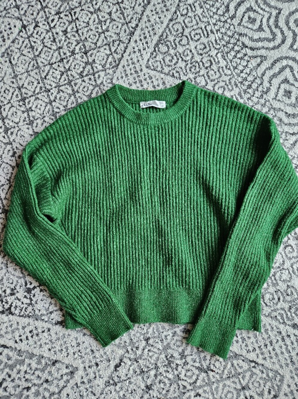 Elodie Green Sweater Size Medium